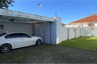 3 Bedroom Property for Sale in Wynberg Western Cape